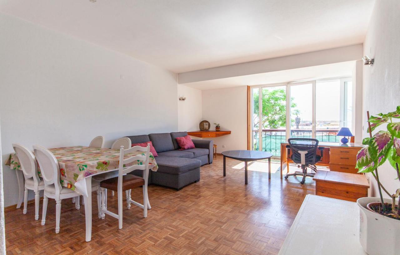 Apartamento De 60 M² En Centro Ciudad, Con 2 Habitación * Lagos